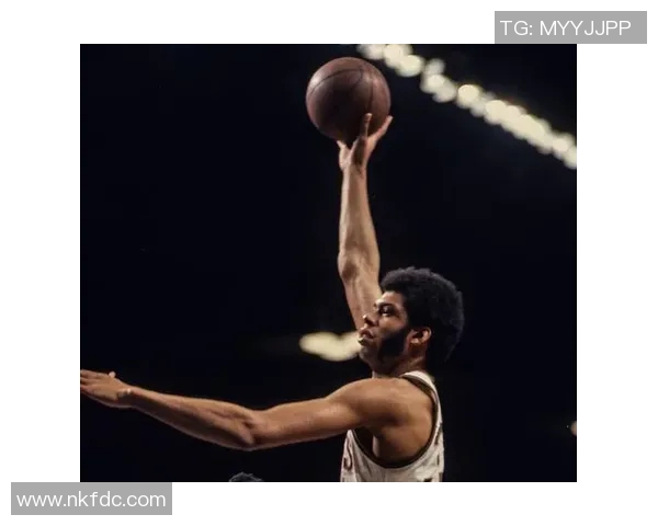 湖人队崭新时代的崛起：明星球员与战术革新引领球队迈向新辉煌